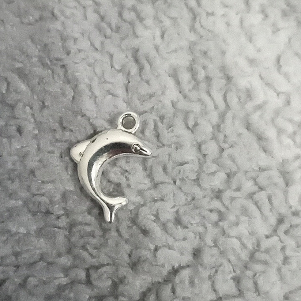 🐬 dolphins pendant